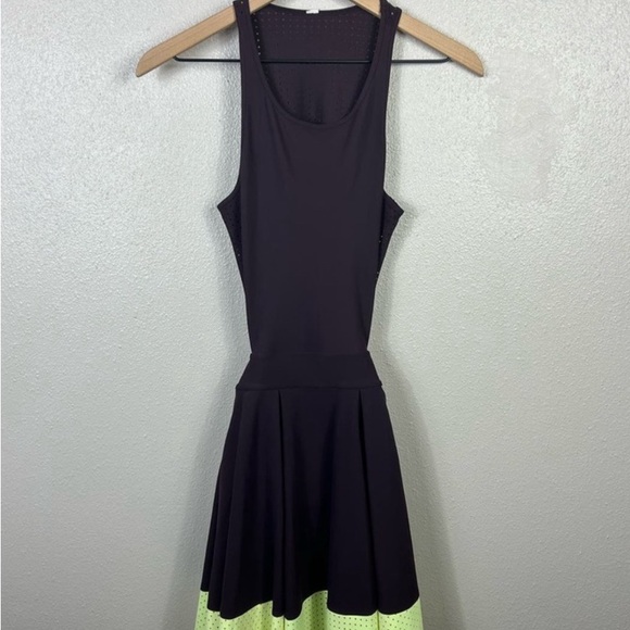 Lululemon rare dress,super cute😍 - Picture 4 of 6
